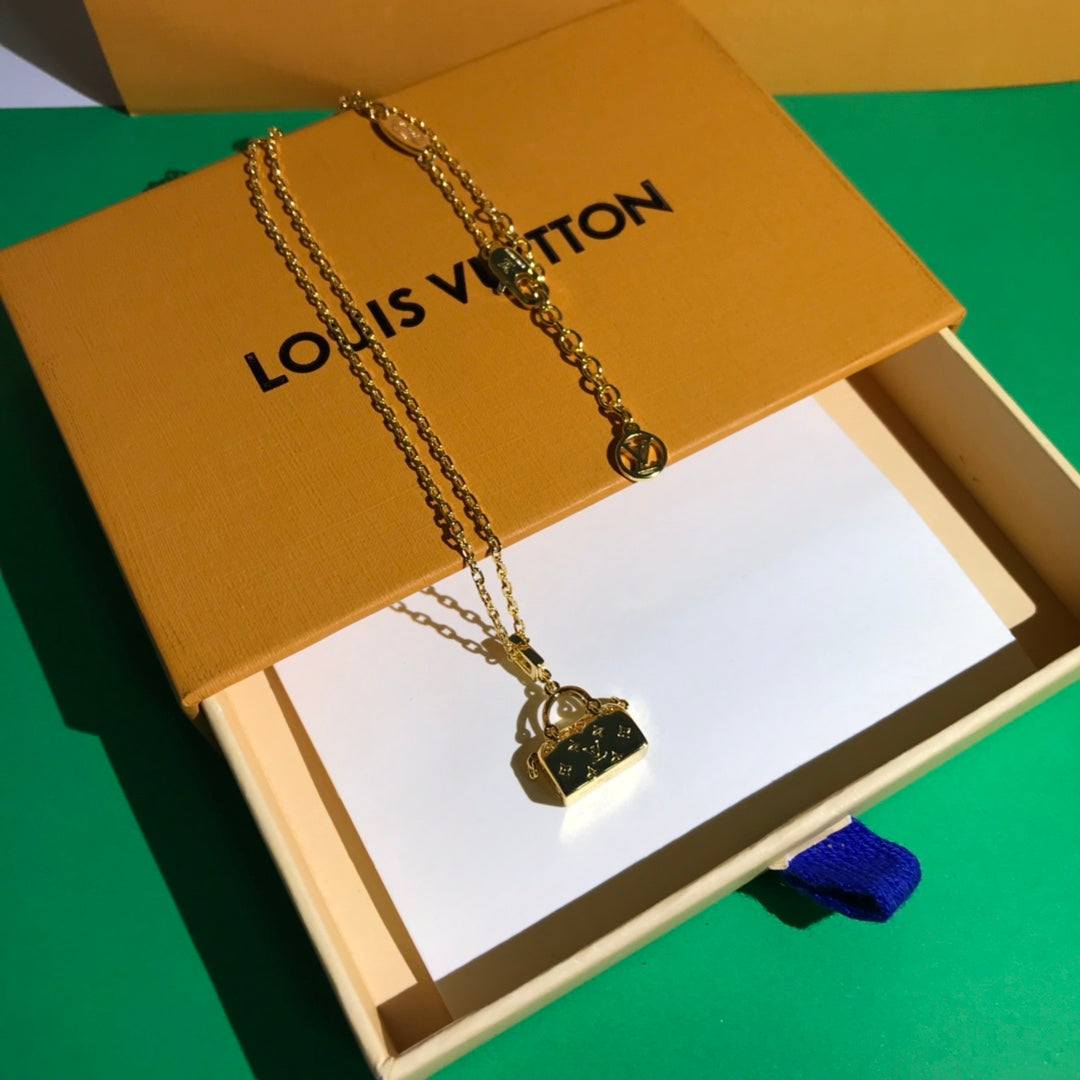 Anum Bags Necklace LUV027