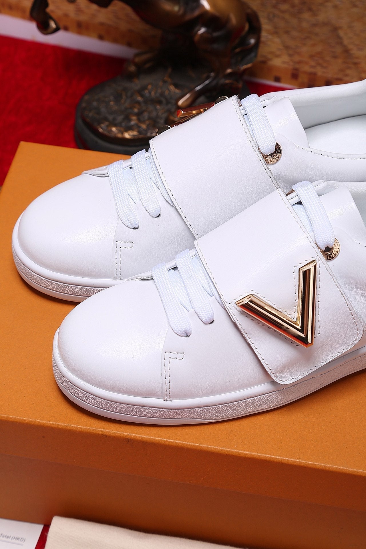 Anum Bags LUV Font Row White Sneaker