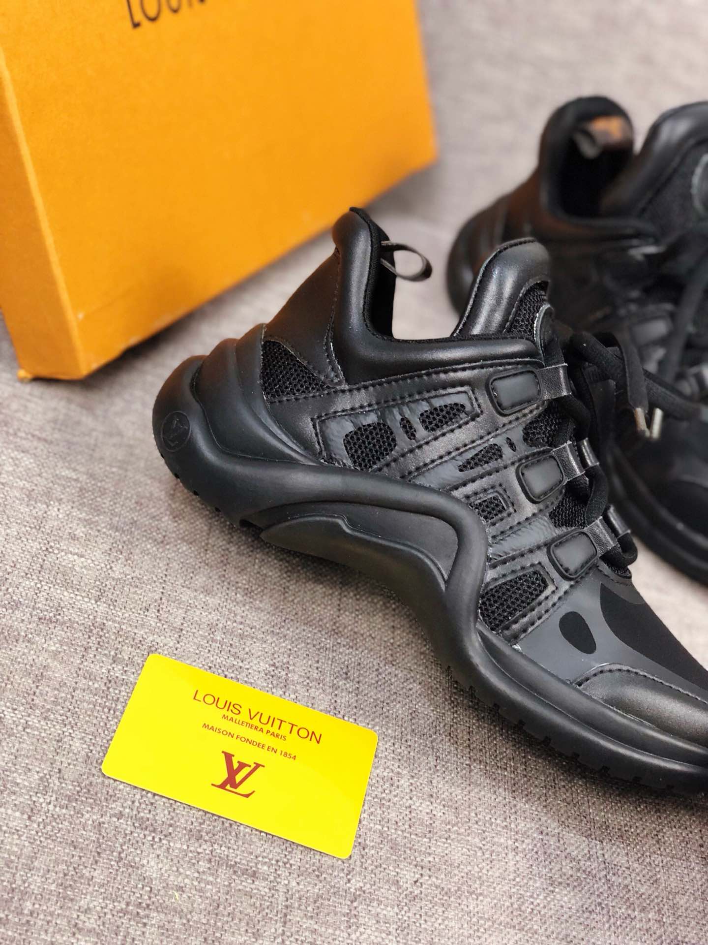 Anum Bags LUV Archlight Full Black Sneaker