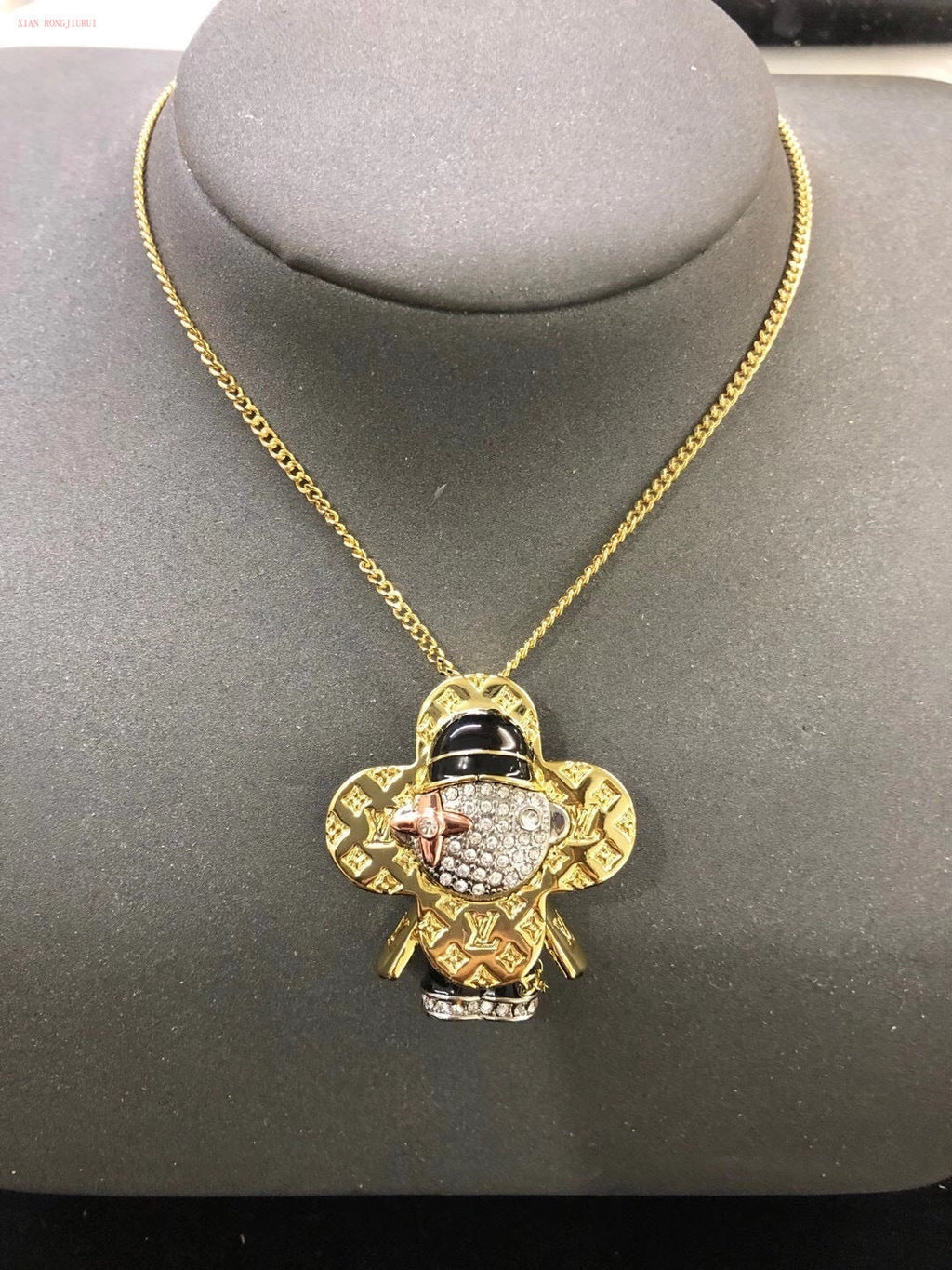 Anum Bags Necklace LUV032