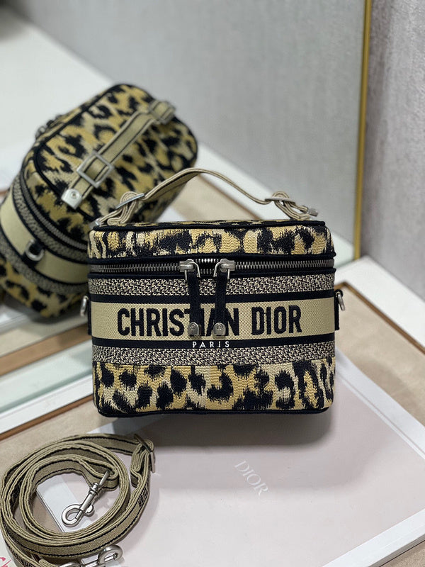 Anum Bags MV - Dir Bags - 1922