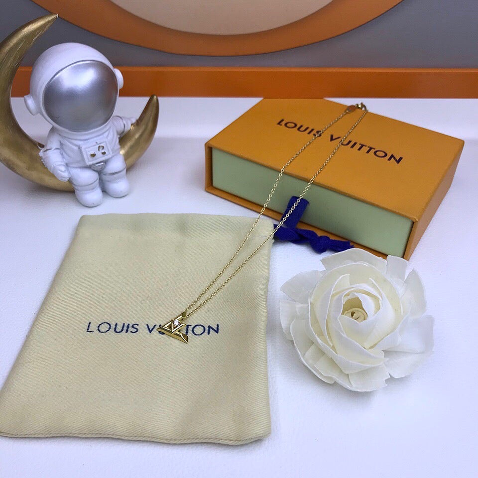 Anum Bags Necklace LUV015