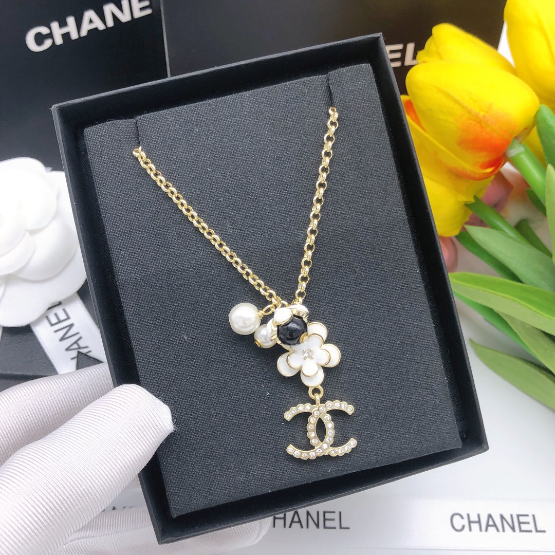 Anum Bags MO -Necklace CHL006