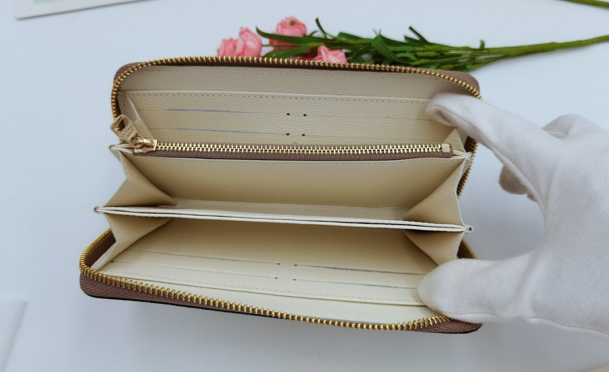 Anum Bags Wallet LUV 002