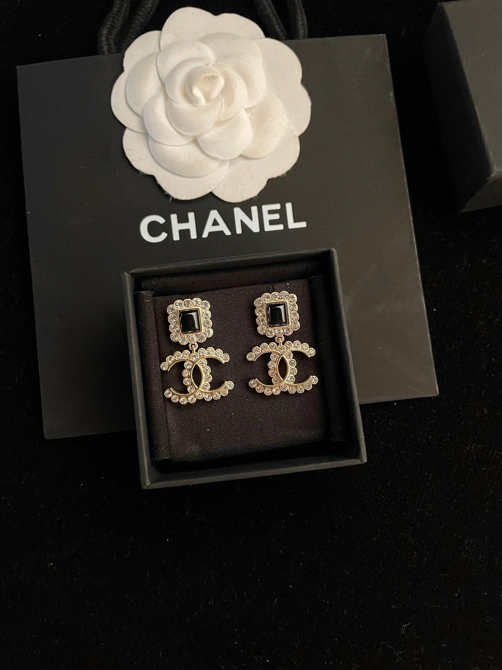 Anum Bags Earring CHL 011