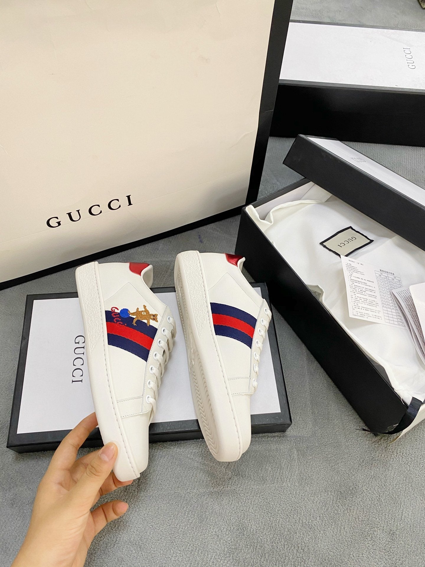 Ezyycart Bags MO-GCI Ace monkey Sneaker 076