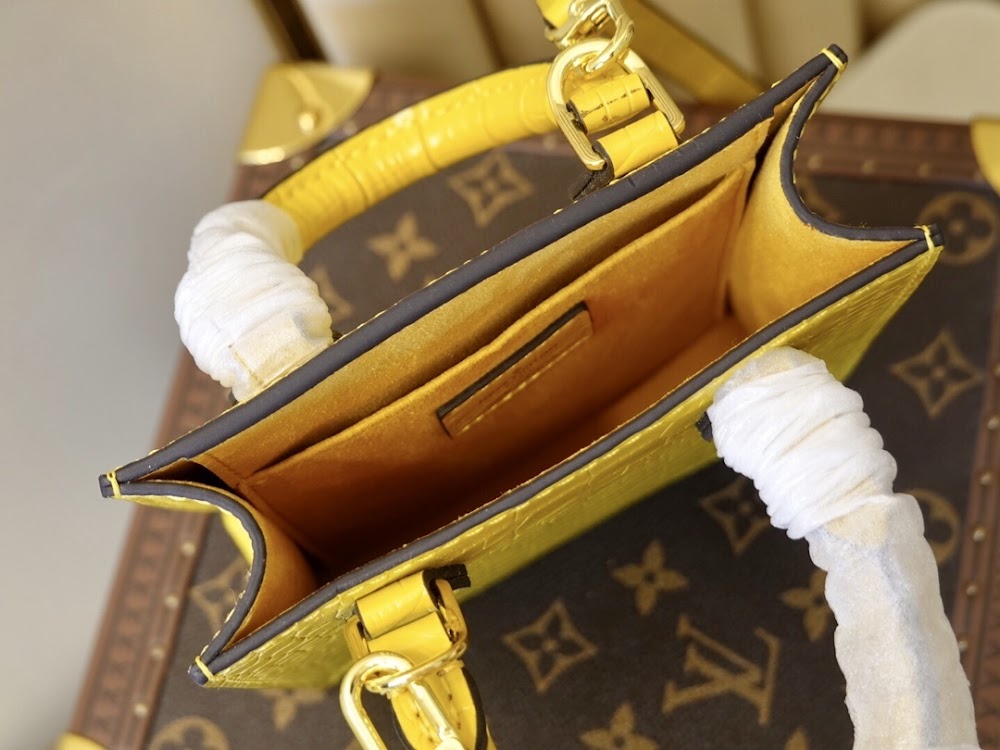 Anum Bags ln Luxury Bag --60251