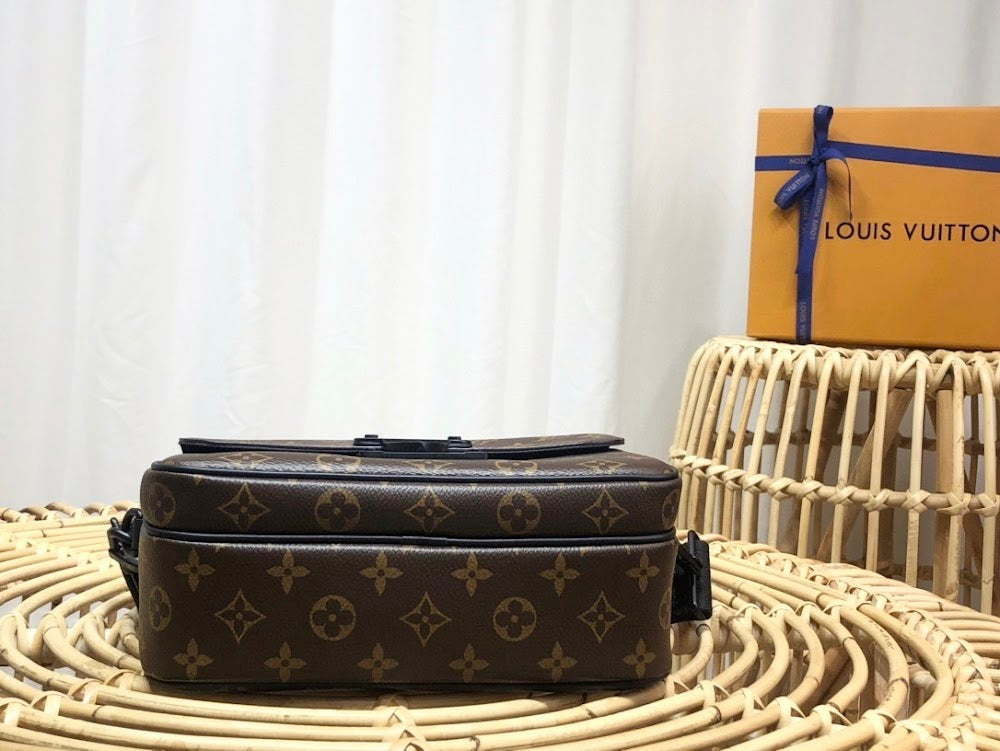 Anum Bags ln Luxury Bag --57513