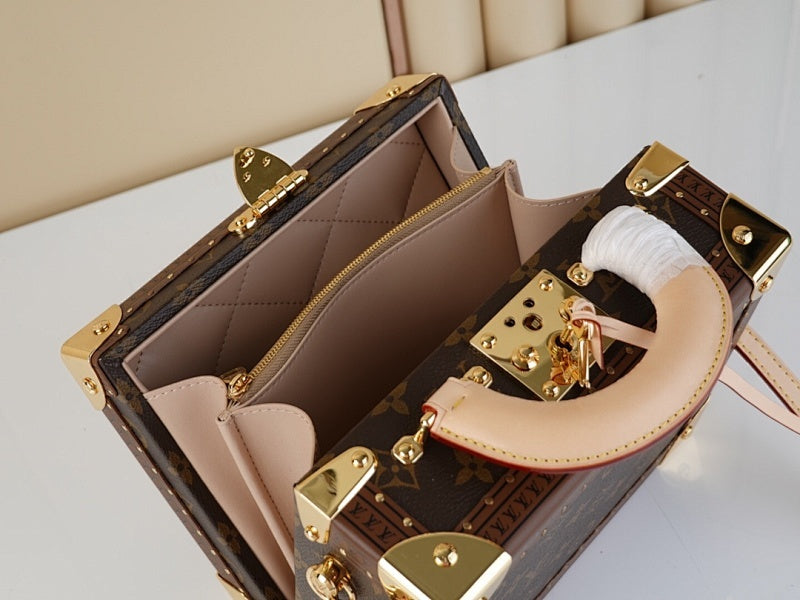 Anum Bags ln Luxury Bag --60320