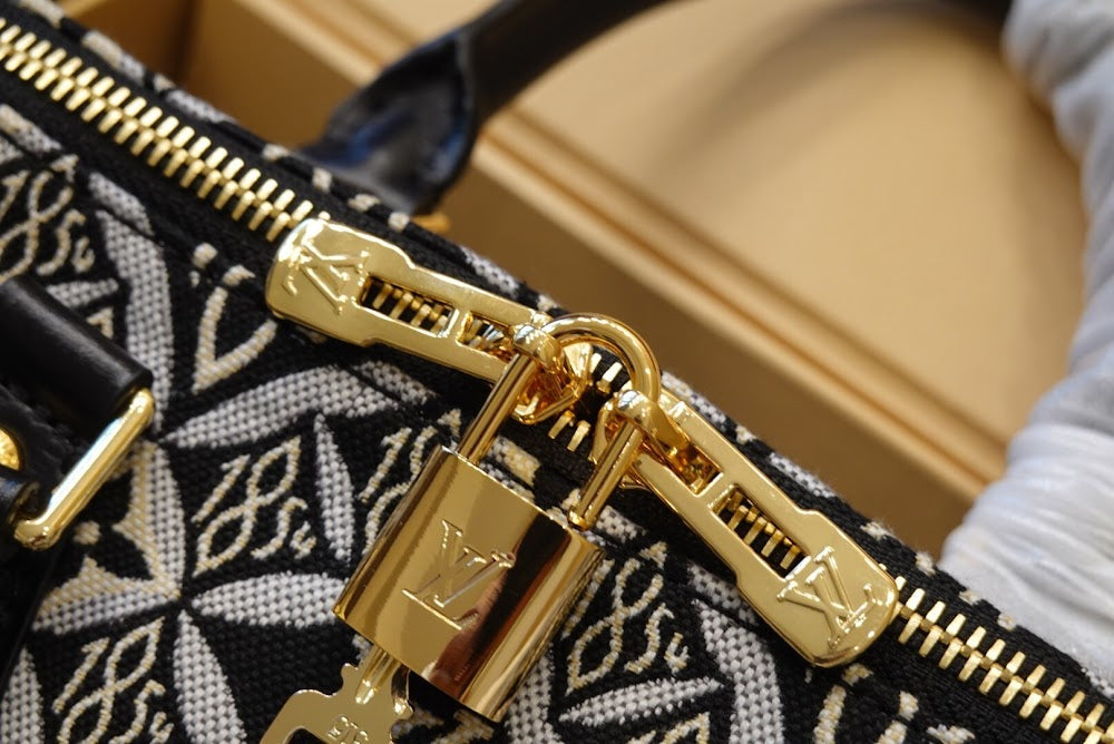 Anum Bags ln Luxury Bag --57965