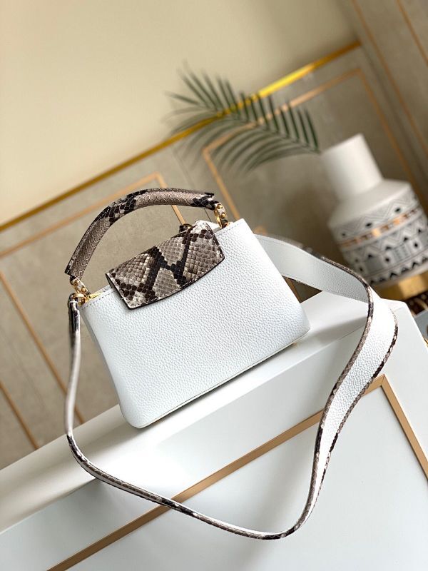 Anum Bags ln Luxury Bag --56539