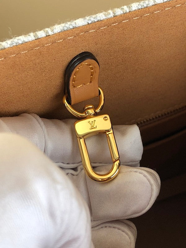 Anum Bags ln Luxury Bag --60608
