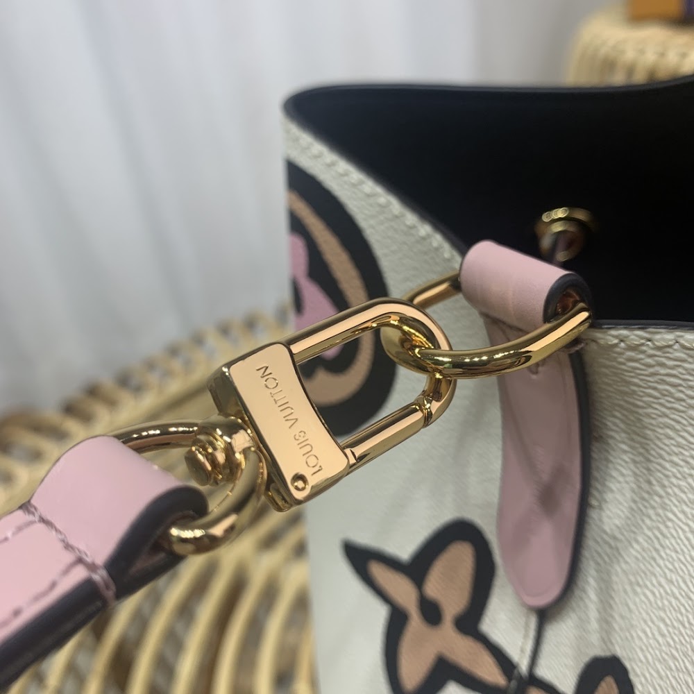 Anum Bags ln Luxury Bag --60070