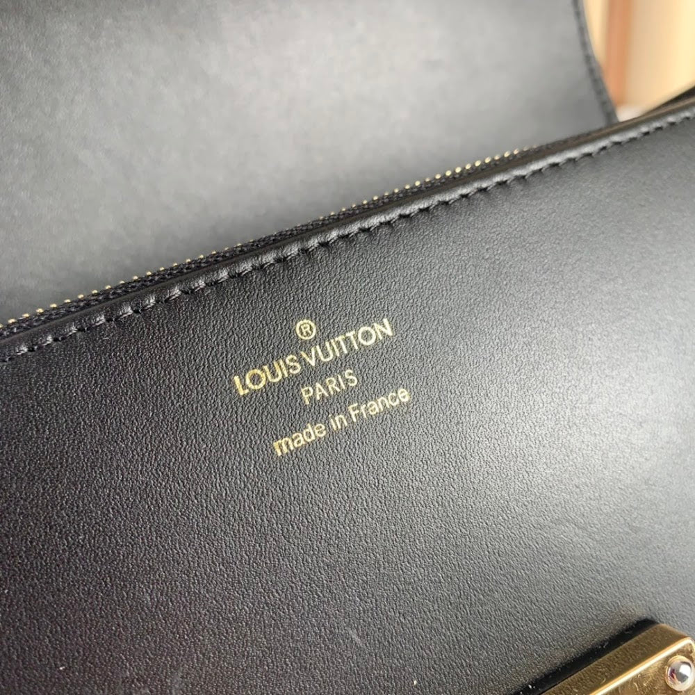 Anum Bags ln Luxury Bag --60830