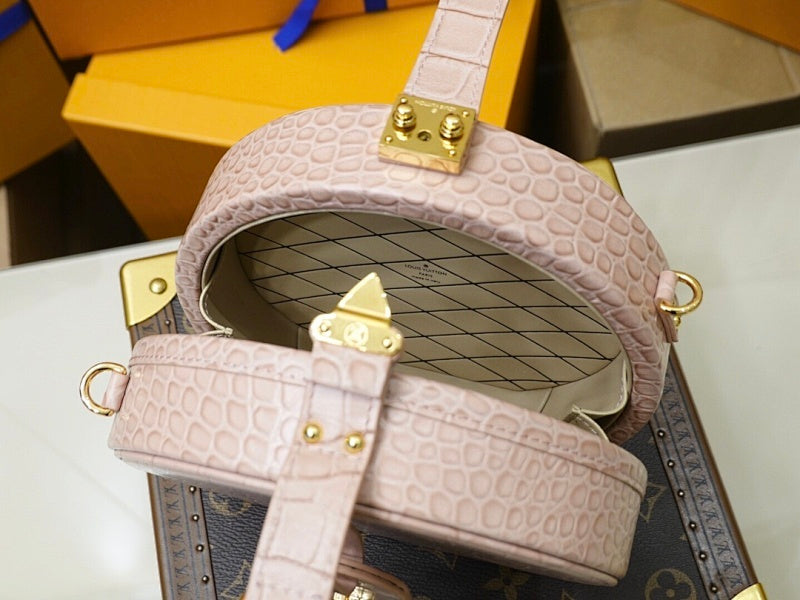 Anum Bags ln Luxury Bag --60211