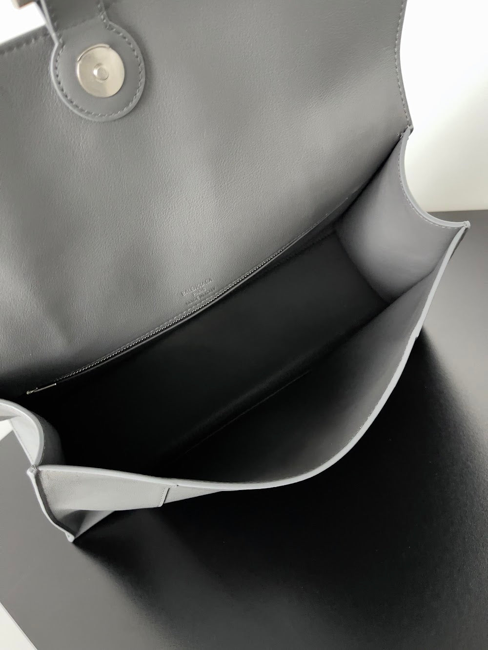 Ezyycart Bags Balenciaga Luxury Bag --111575