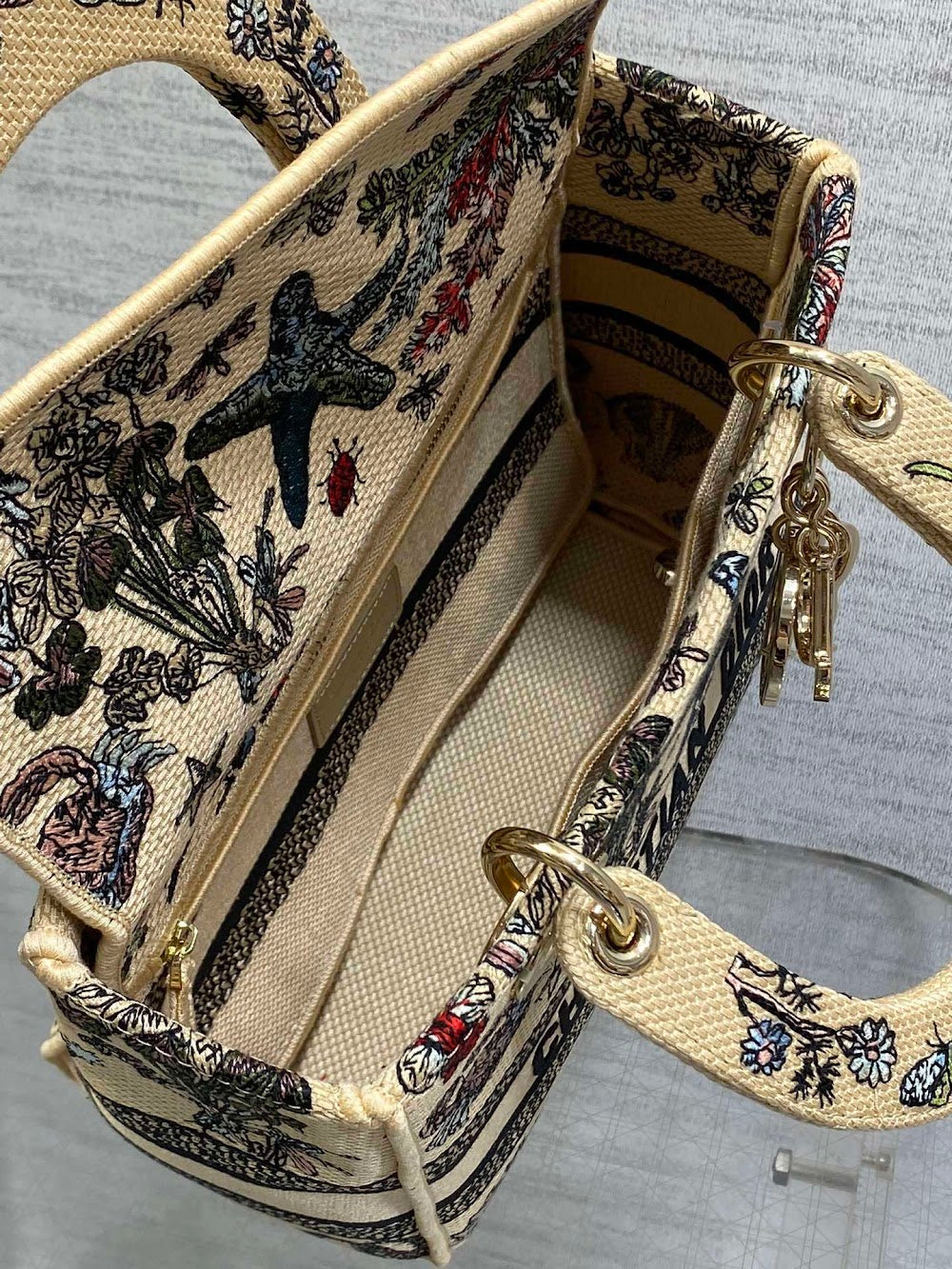 new-designer-premium-bags-nm16301