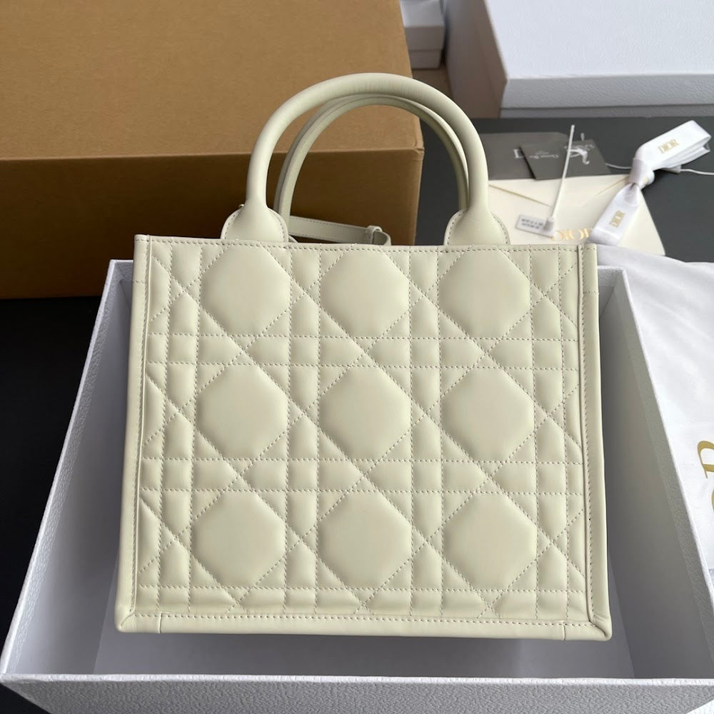 new-luxury-designer-bags-nm15847