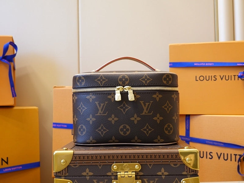 Anum Bags ln Luxury Bag --60232