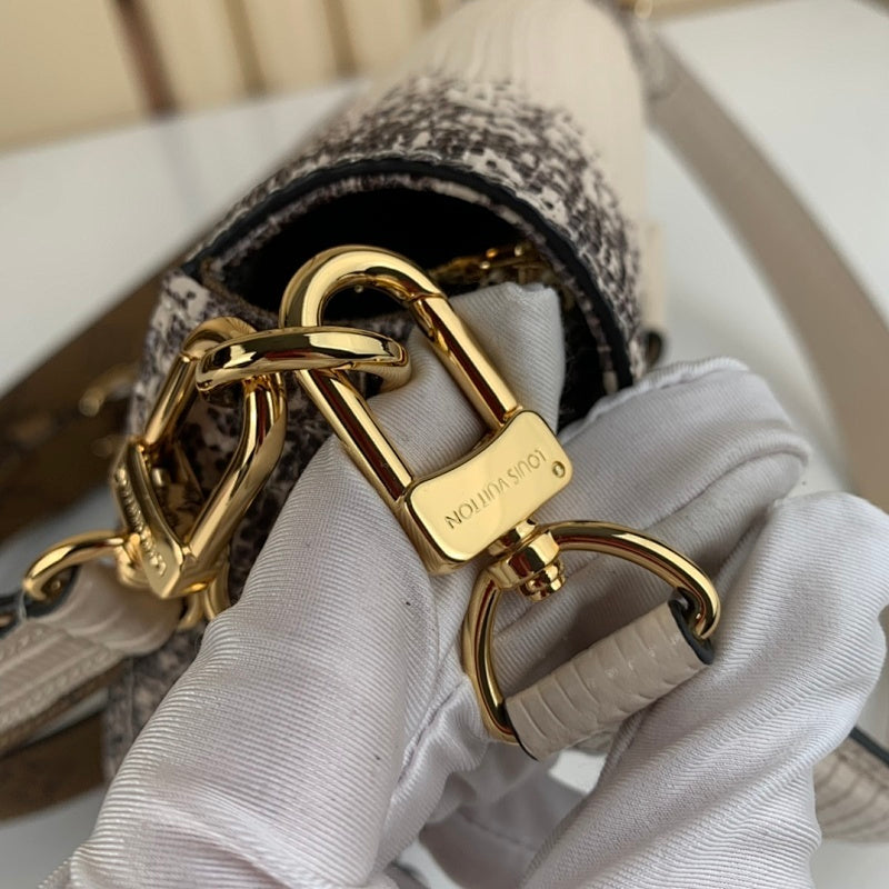 Anum Bags ln Luxury Bag --60816