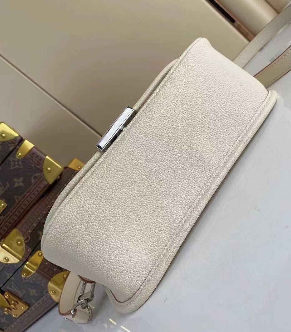 Anum Bags ln Luxury Bag --60759