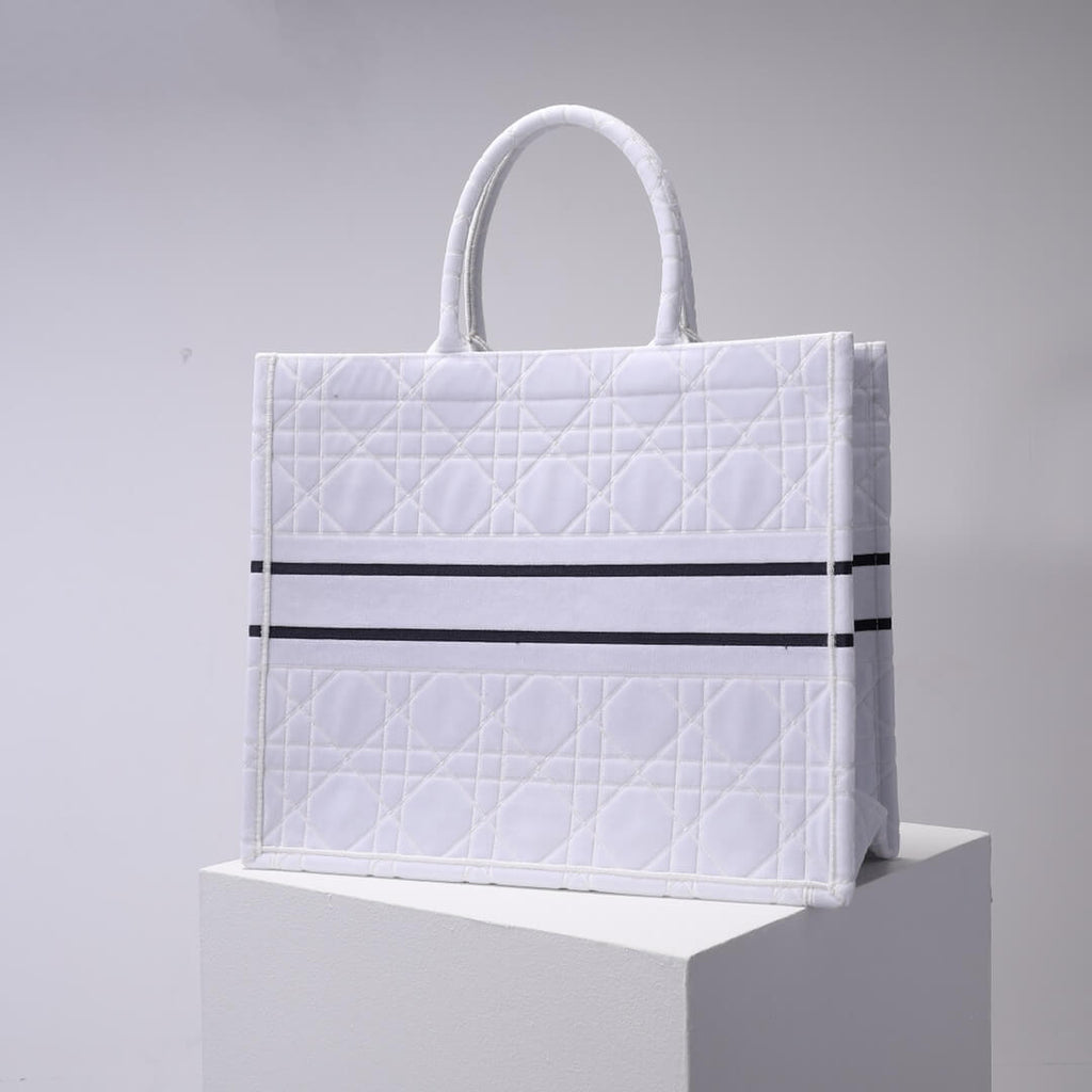 Ezyycart Bags DIR1286 Book Tote BIG size 41.5cm 36.5cm Embroidery LOGO red Handbag white
