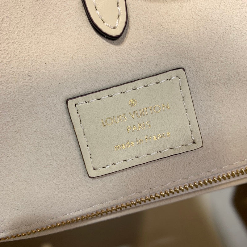 Anum Bags ln Luxury Bag --57604