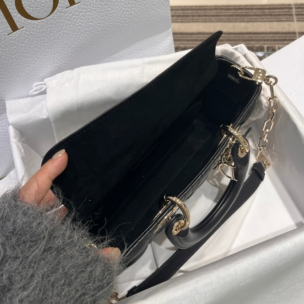 new-designer-premium-bags-nm16165