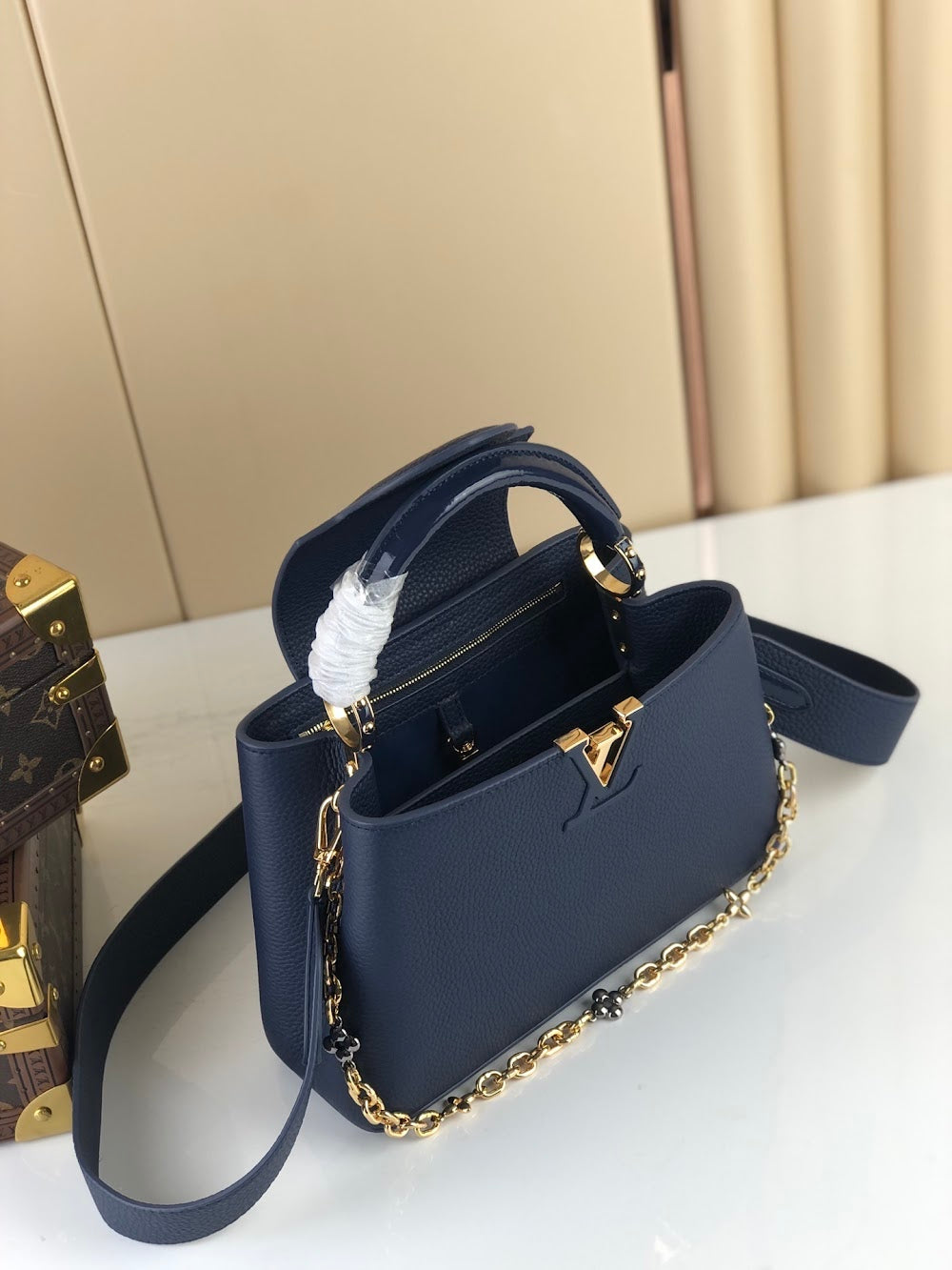 Anum Bags ln Luxury Bag --60667