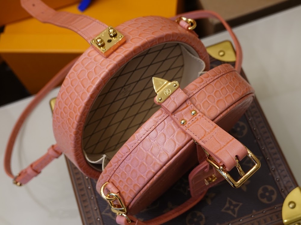 Anum Bags ln Luxury Bag --60218