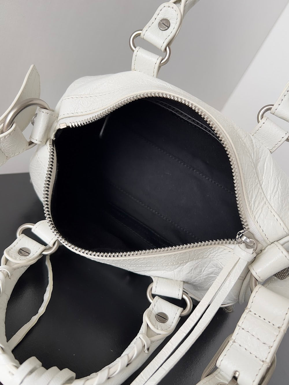 Ezyycart Bags Balenciaga Luxury Bag --111132