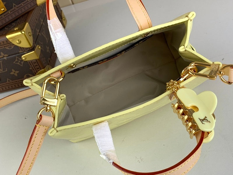 Anum Bags ln Luxury Bag --57847