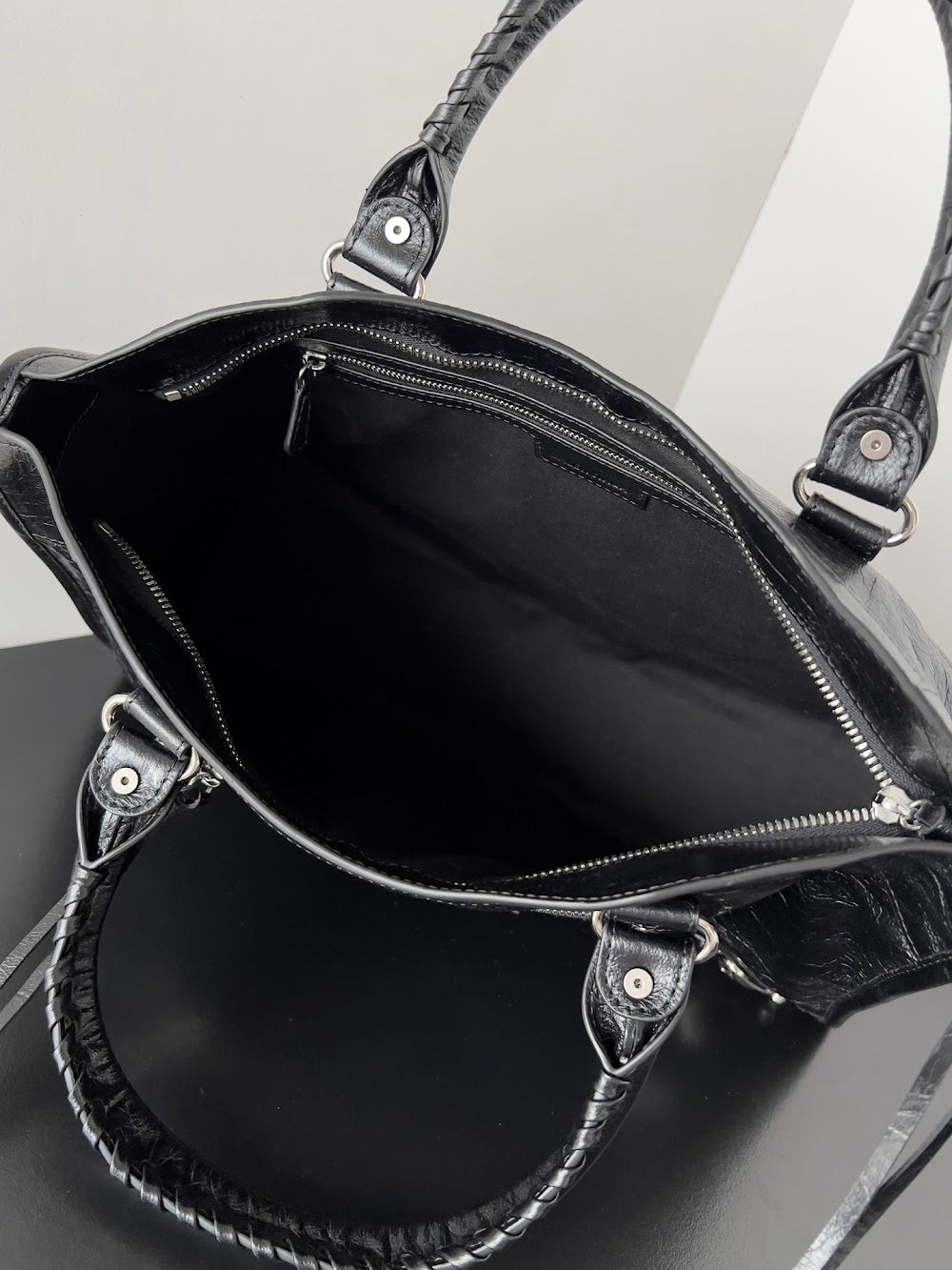 Ezyycart Bags Balenciaga Luxury Bag --111173