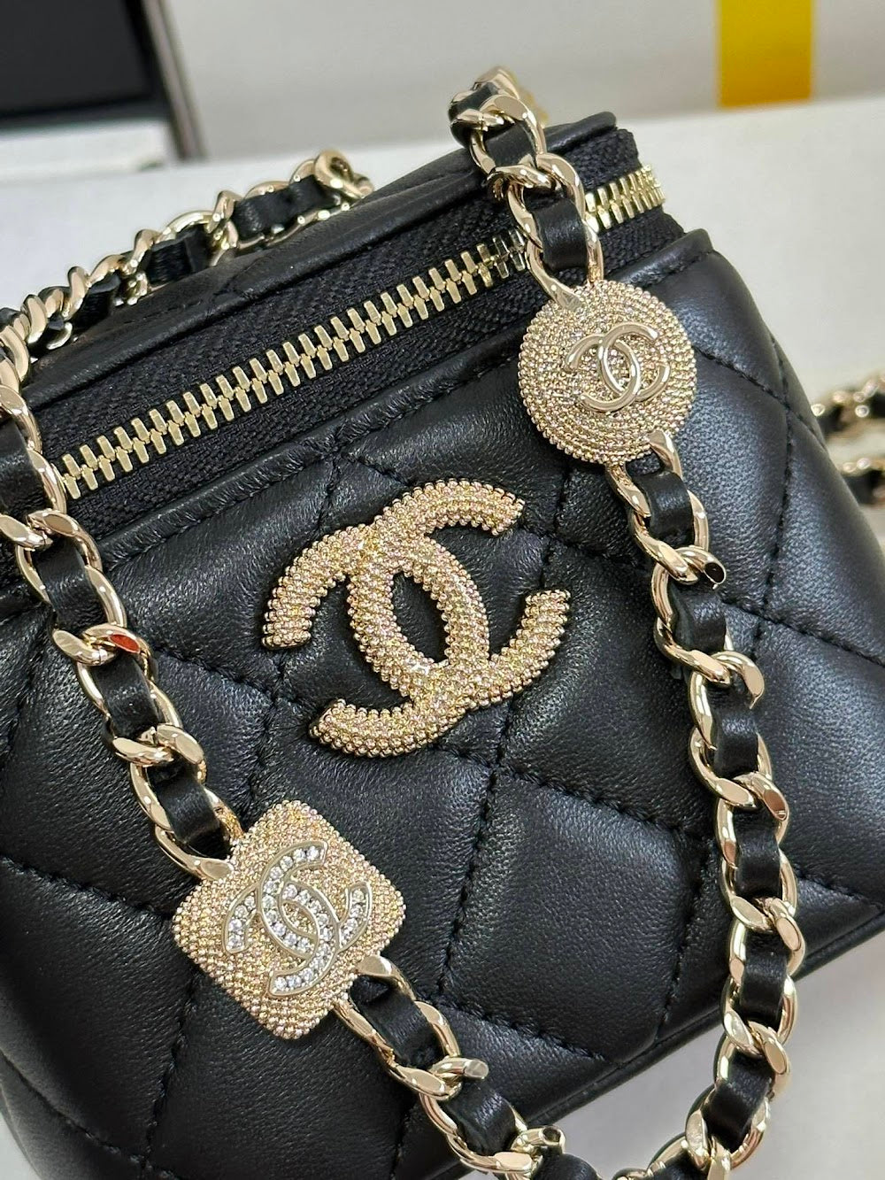 new-luxury-designer-bags-nm9477