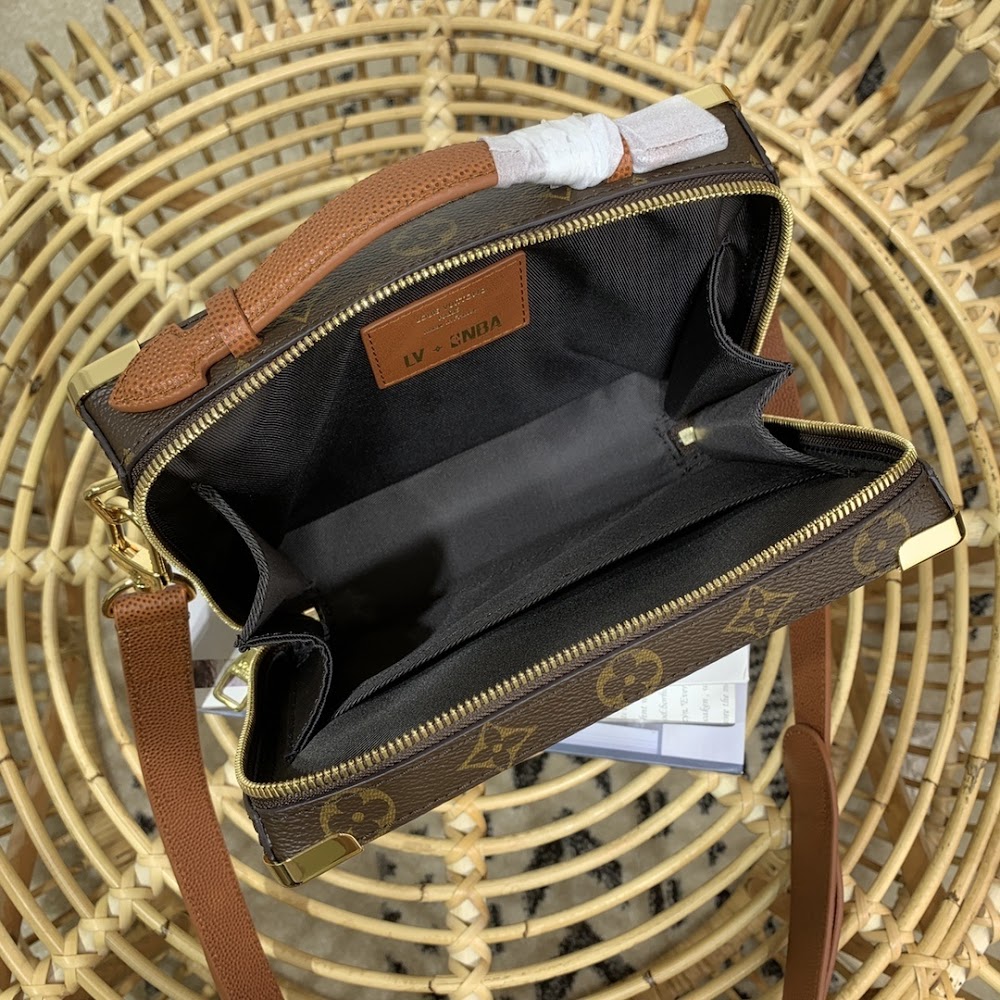 Anum Bags ln Luxury Bag --60014