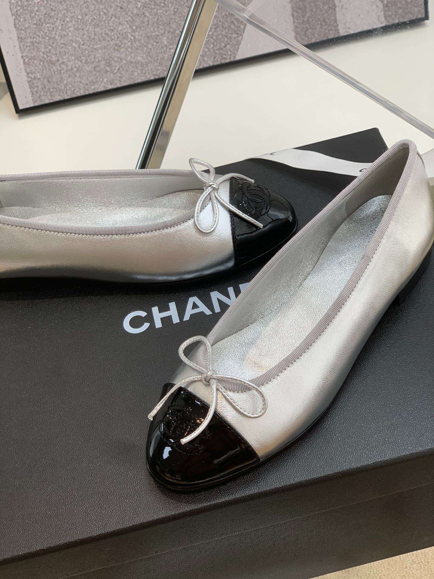 Anum Bags CHL SILVER BALLET FLATS