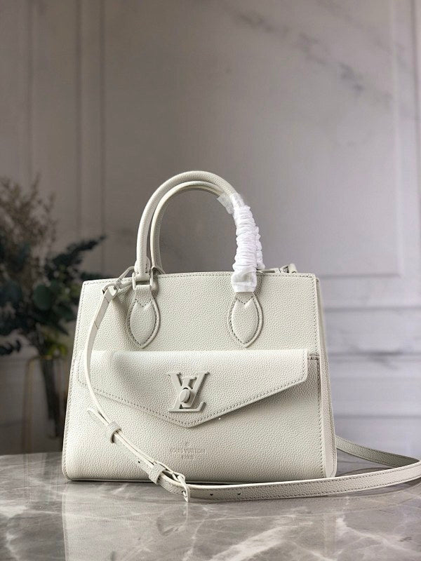 Anum Bags ln Luxury Bag --56980