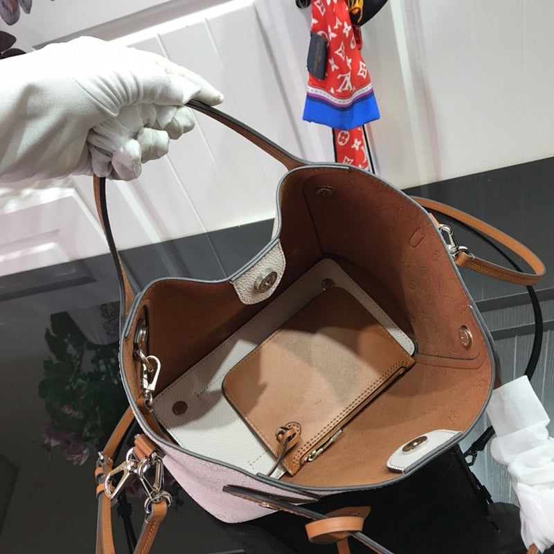 Anum Bags ln Luxury Bag --56340