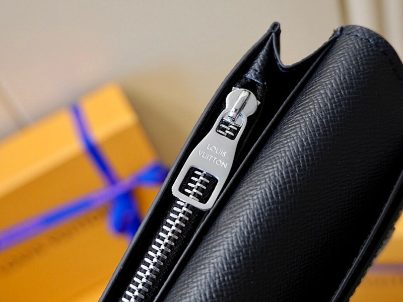 Anum Bags ln Luxury Bag --60205