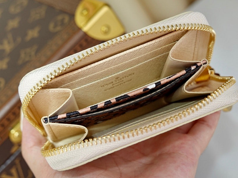 Anum Bags ln Luxury Bag --60326