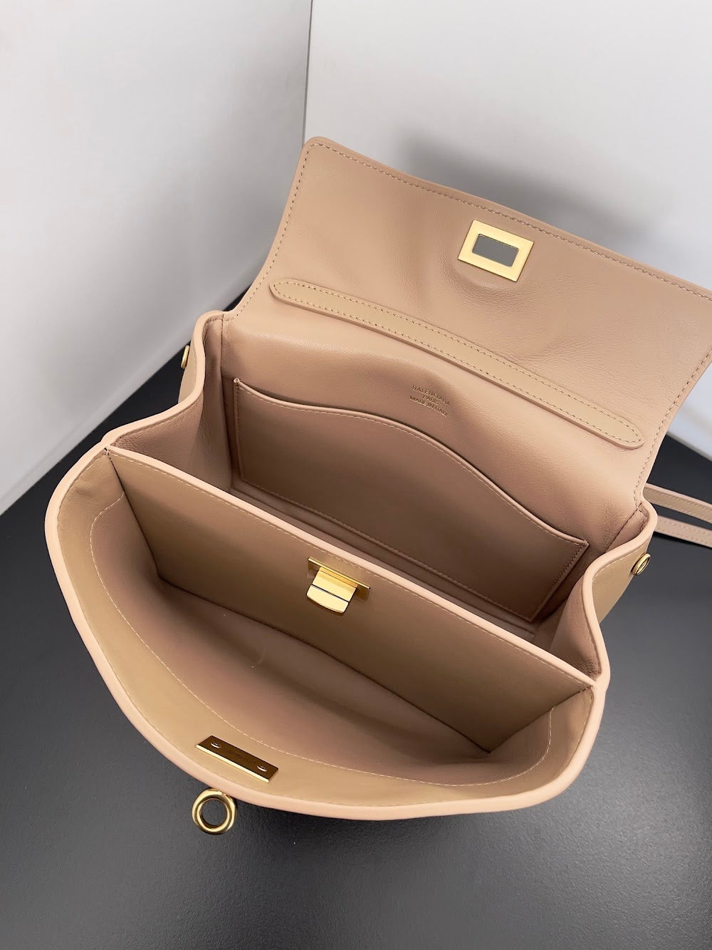 Ezyycart Bags Balenciaga Luxury Bag --110696