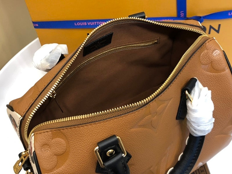Anum Bags ln Luxury Bag --60621