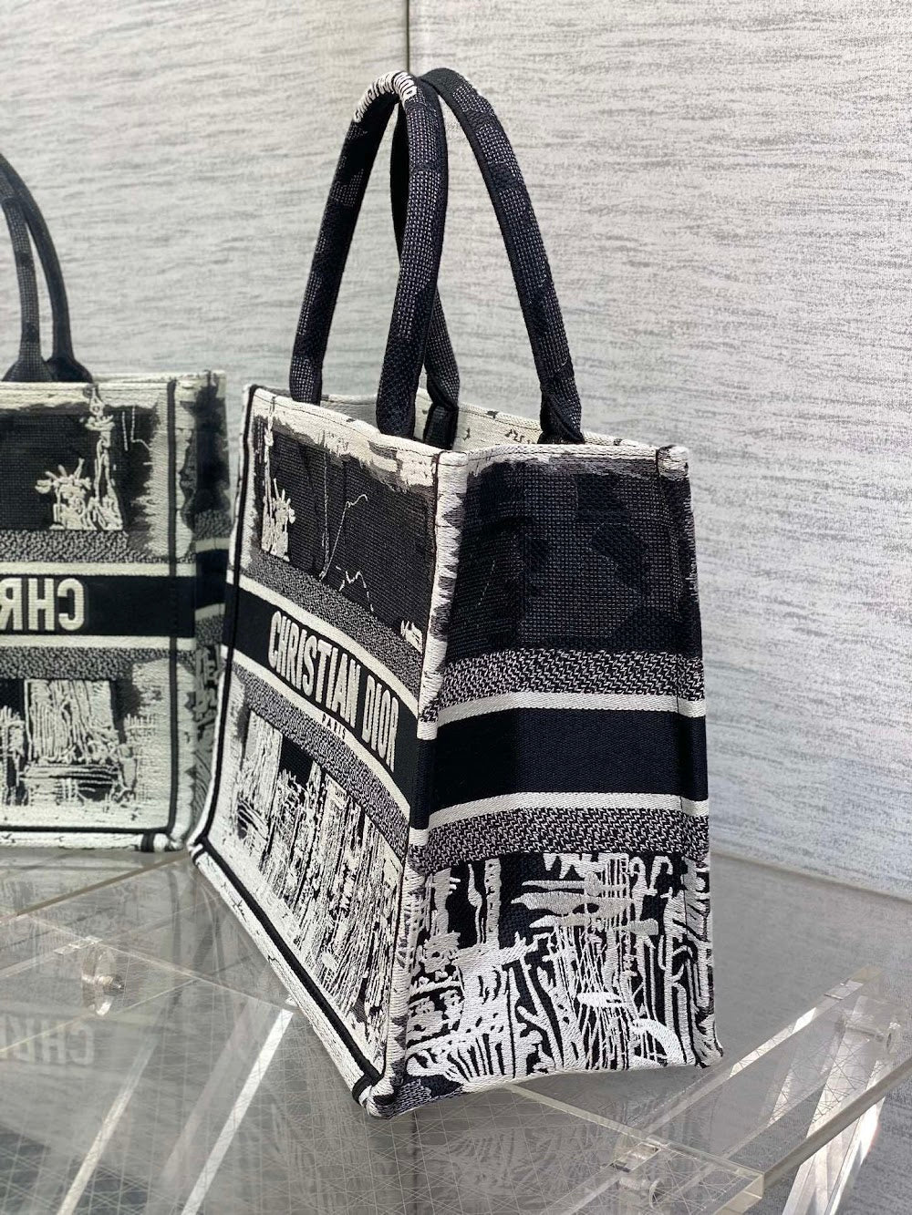 new-luxury-designer-bags-nm16035