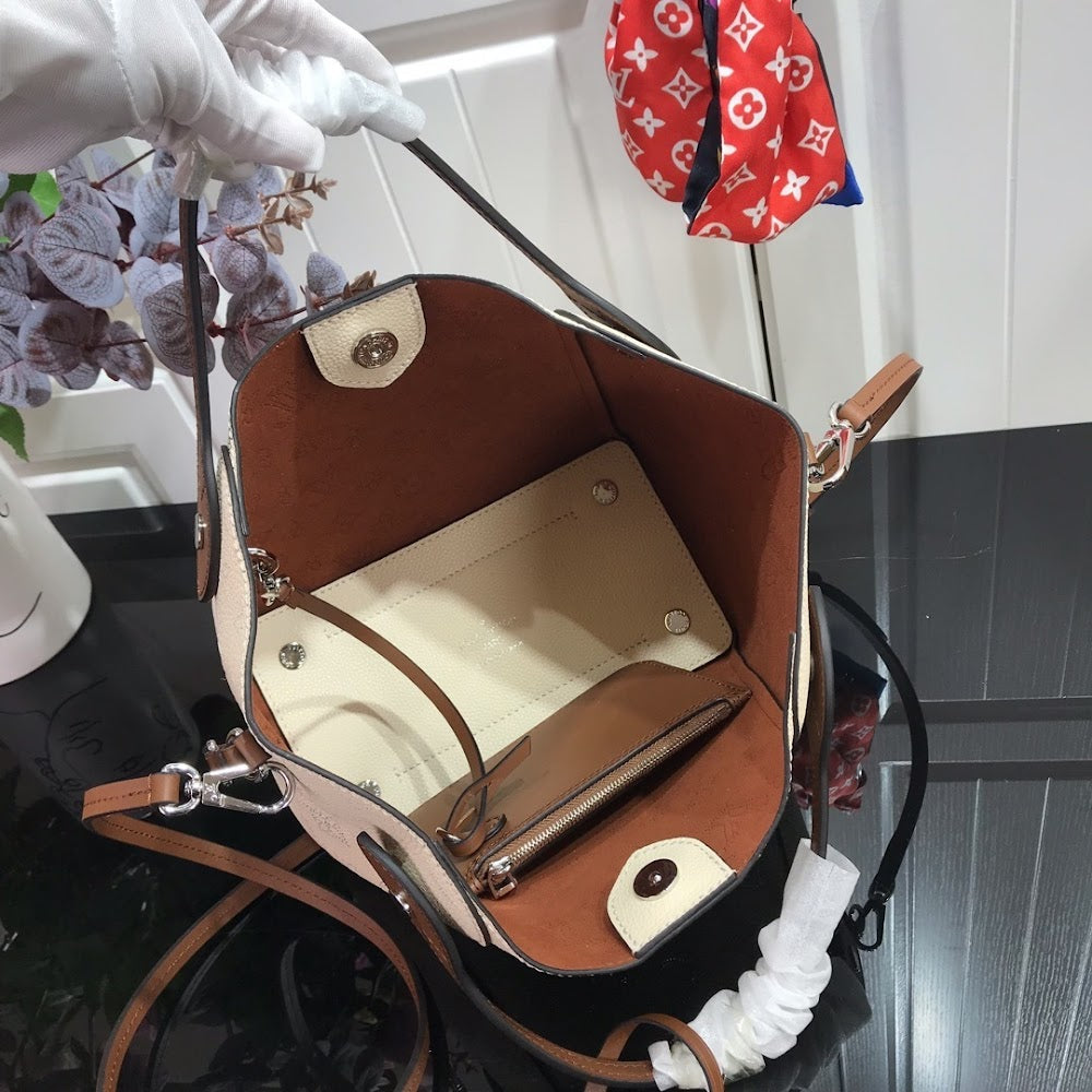 Anum Bags ln Luxury Bag --58469