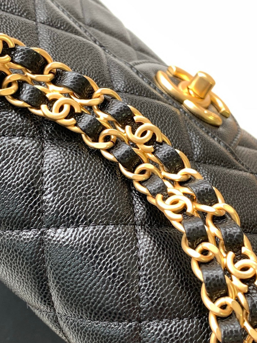 new-luxury-designer-bags-nm9627