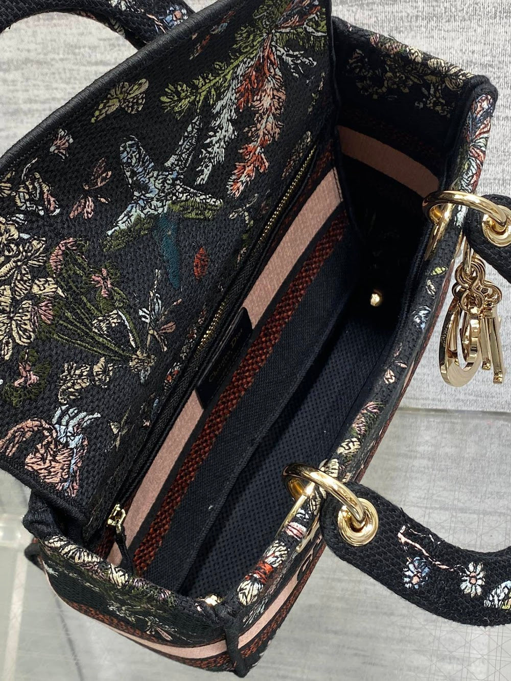 new-designer-premium-bags-nm16302