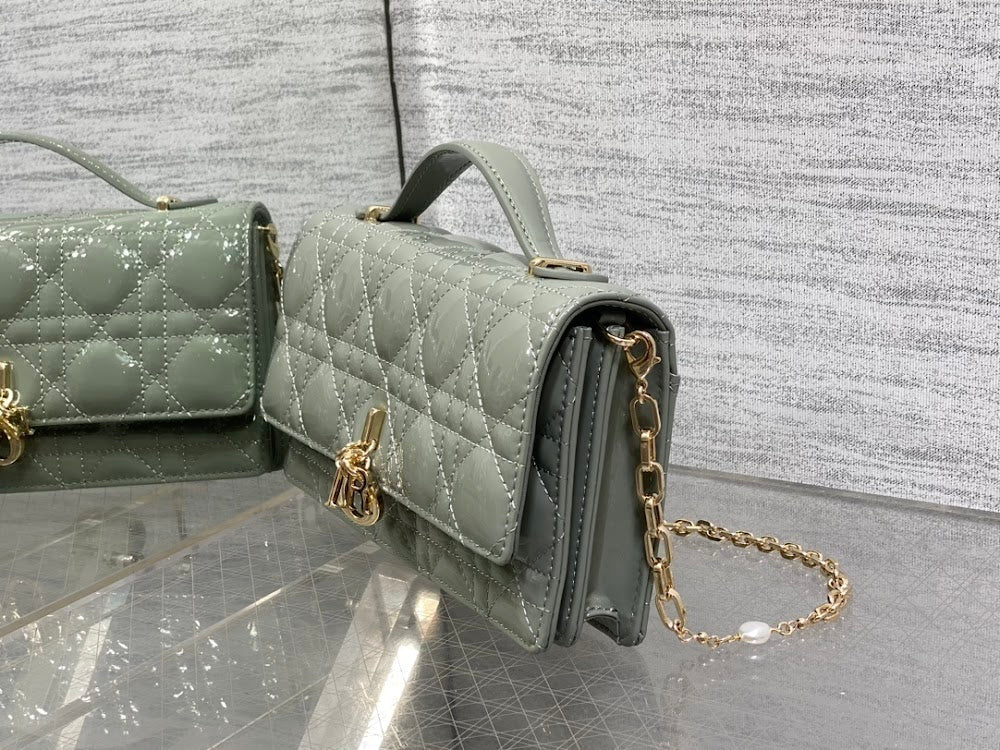 new-luxury-designer-bags-nm16476