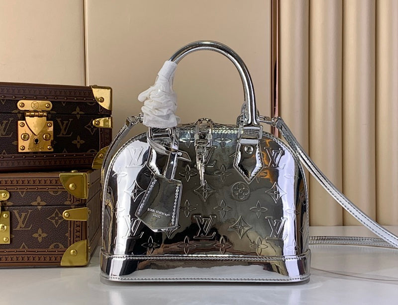 Anum Bags ln Luxury Bag --56644