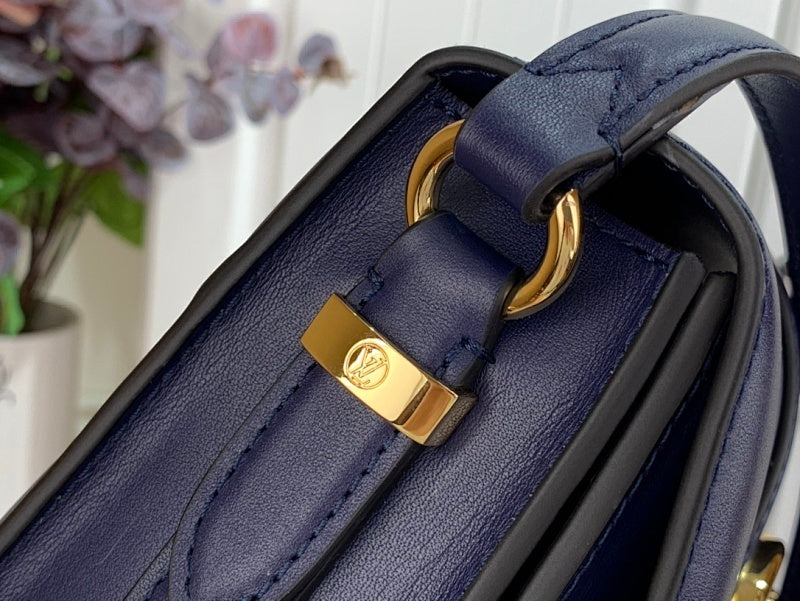 Anum Bags ln Luxury Bag --56740