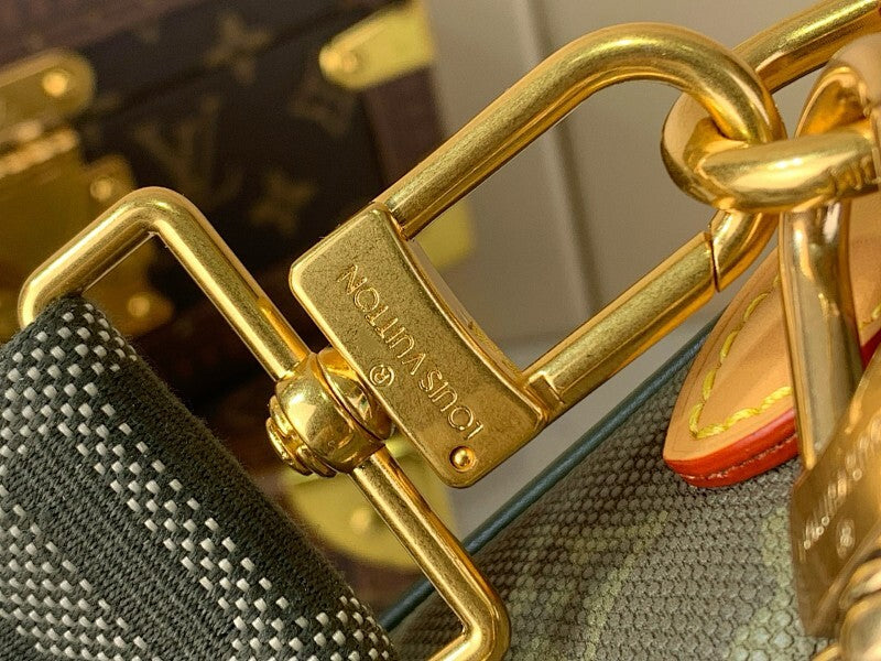 Anum Bags ln Luxury Bag --57982